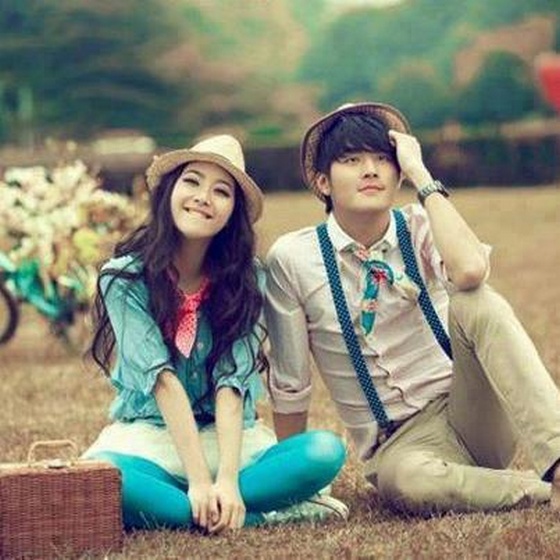Cute-Couple-Love-Wallpaper For Iphone