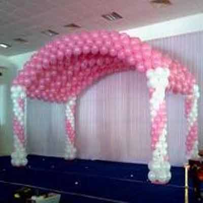 wedding stage decoration with balloons 