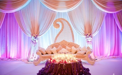 pearly white center stage decoration 