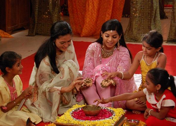 gujarati pre wedding mehndi images 