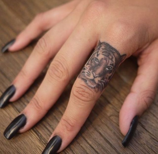 animal tattoo design for ladies 