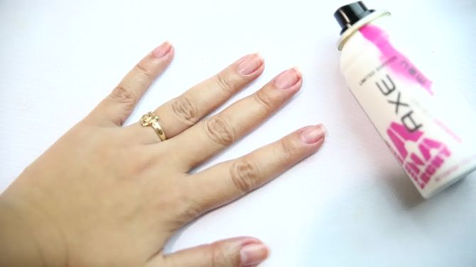 how to remove nail paint with deodorant