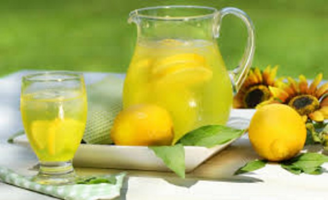 Lemon juice Home Remedies To Treat Dandruff How To Stop Dandruff Through Home Remedies remedies to get rid off from dandruff.
