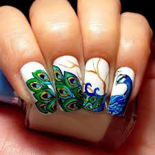 feather look nail art 
