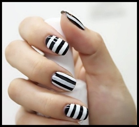 strip design nail art 