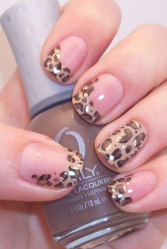 printed nail paint pattern 