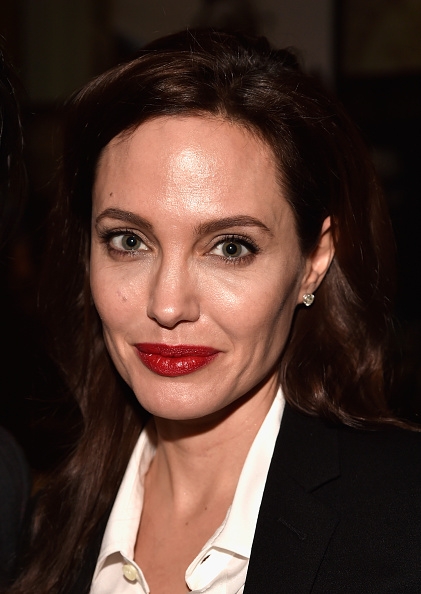 No makeup yet so beautiful Angelina Jolie