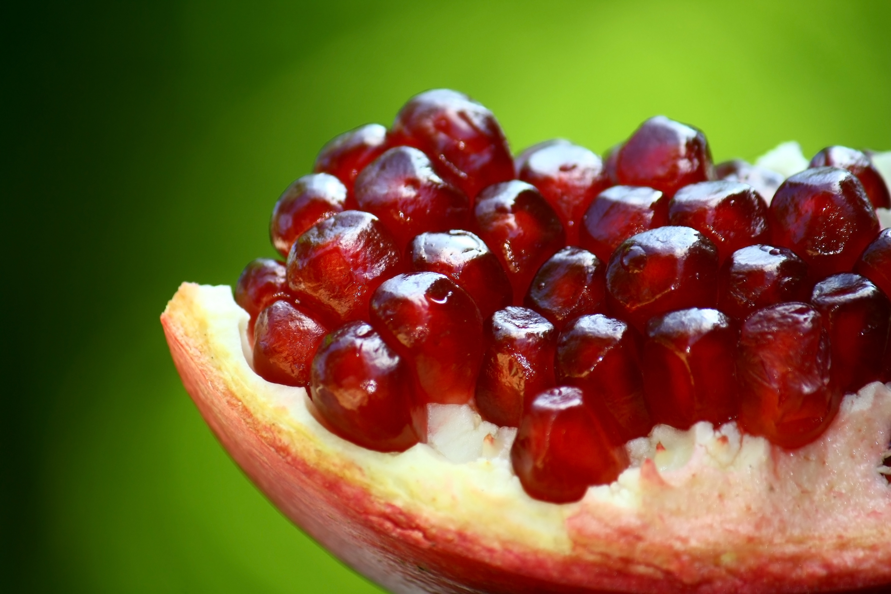 pomegranate Health benefits and uses of pomegranate