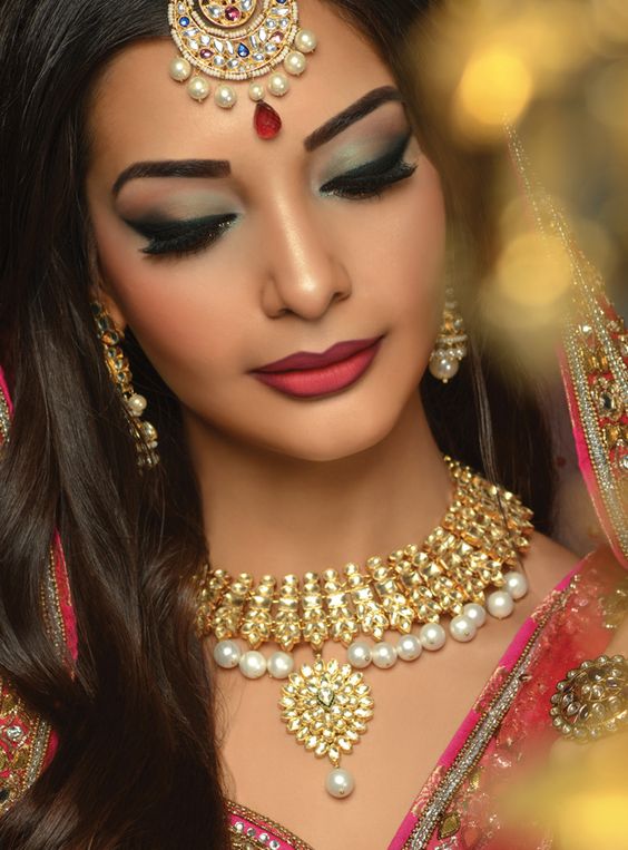 Stunning And Eye Catching Bindi Designs Specially For The Bride To Be Trends 2024 