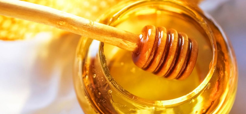 Health Benefits Of Honey For Face Skin & Its Uses