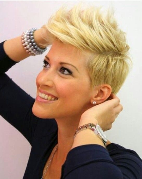 short hairstyles for round faces and thin hair