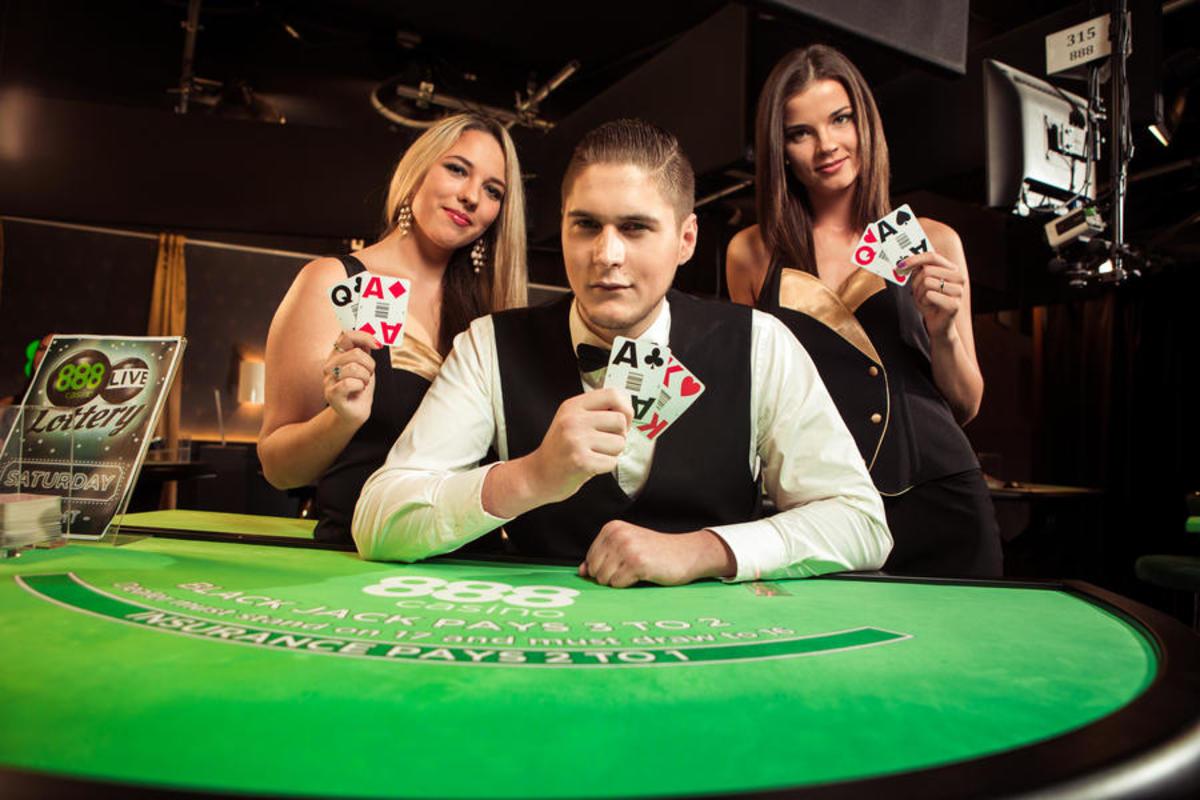 Unlim casino com unlim casino site. Казино Днепропетровск крупье. Казино Метелица, Кристал школа крупье. Школа крупье в казино Торнадо в Минске. Монако казино крупье.